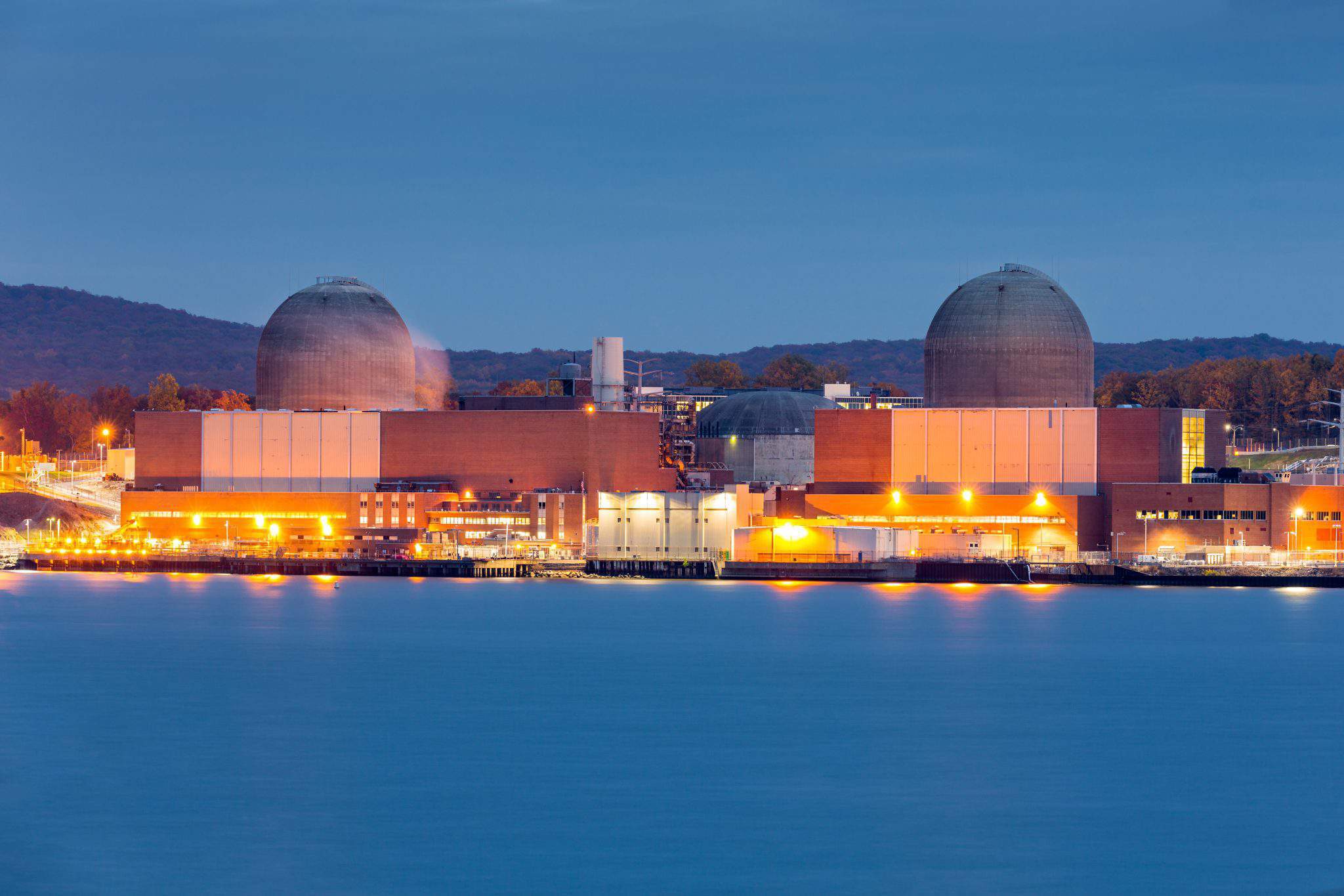 Nuclear power plant on the Hudson River, north of New york City